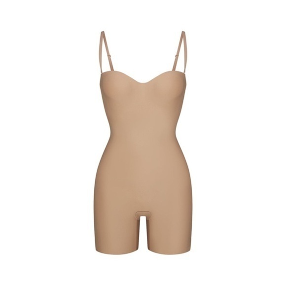 SKIMS Other - Skims Body Underwire Mid Thigh Bodysuit